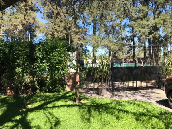 VENTA CASA QUINTA CON PILETA