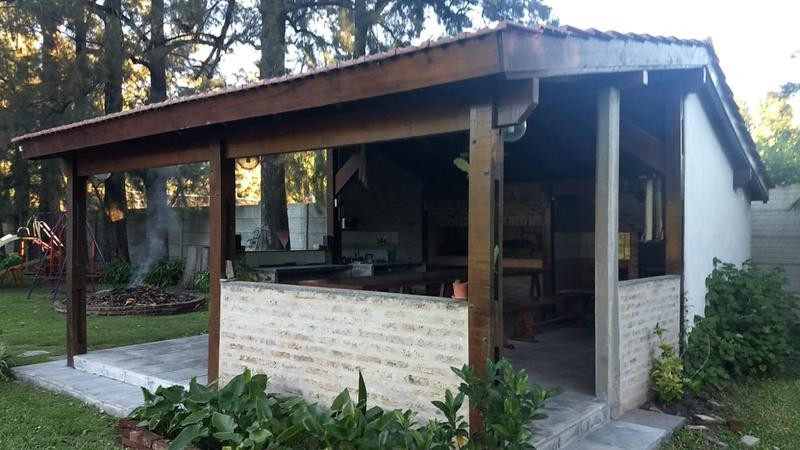 VENTA CASA QUINTA CON PILETA