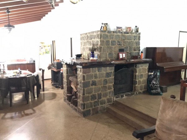 VENTA CASA QUINTA CON PILETA