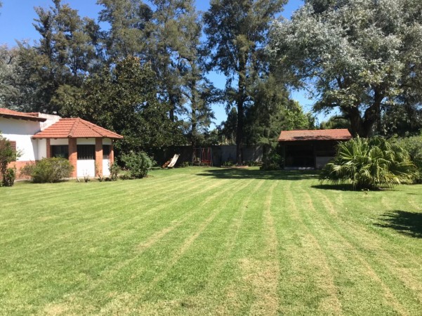 VENTA CASA QUINTA CON PILETA
