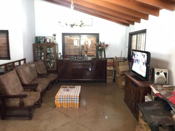 VENTA CASA QUINTA CON PILETA