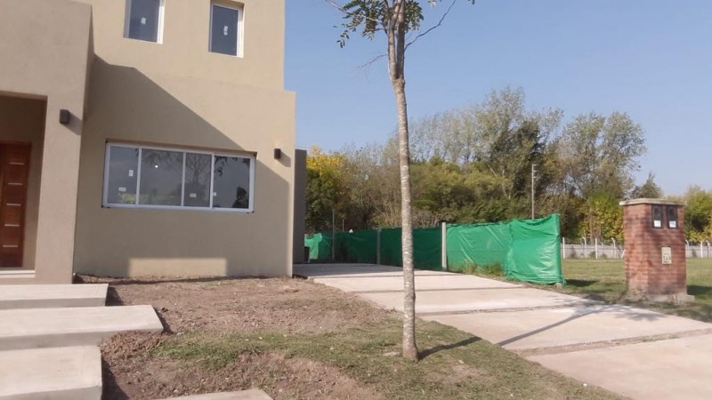 VENTA CASA A ESTRENAR EN BARRIO CERRADO SANTO TOMAS PILAR