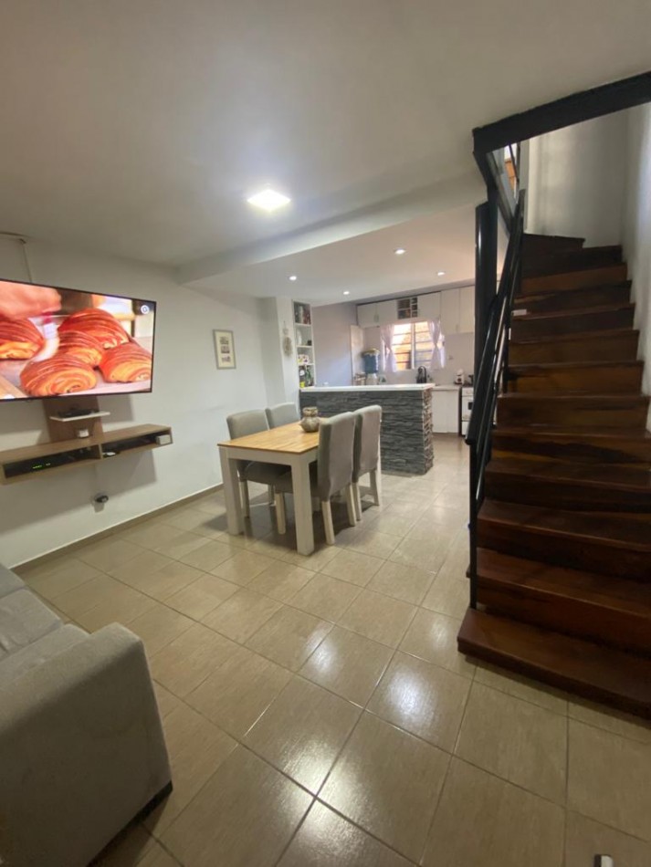 ALQUILER DUPLEX TRES AMBIENTES CON PATIO SAN MIGUEL
