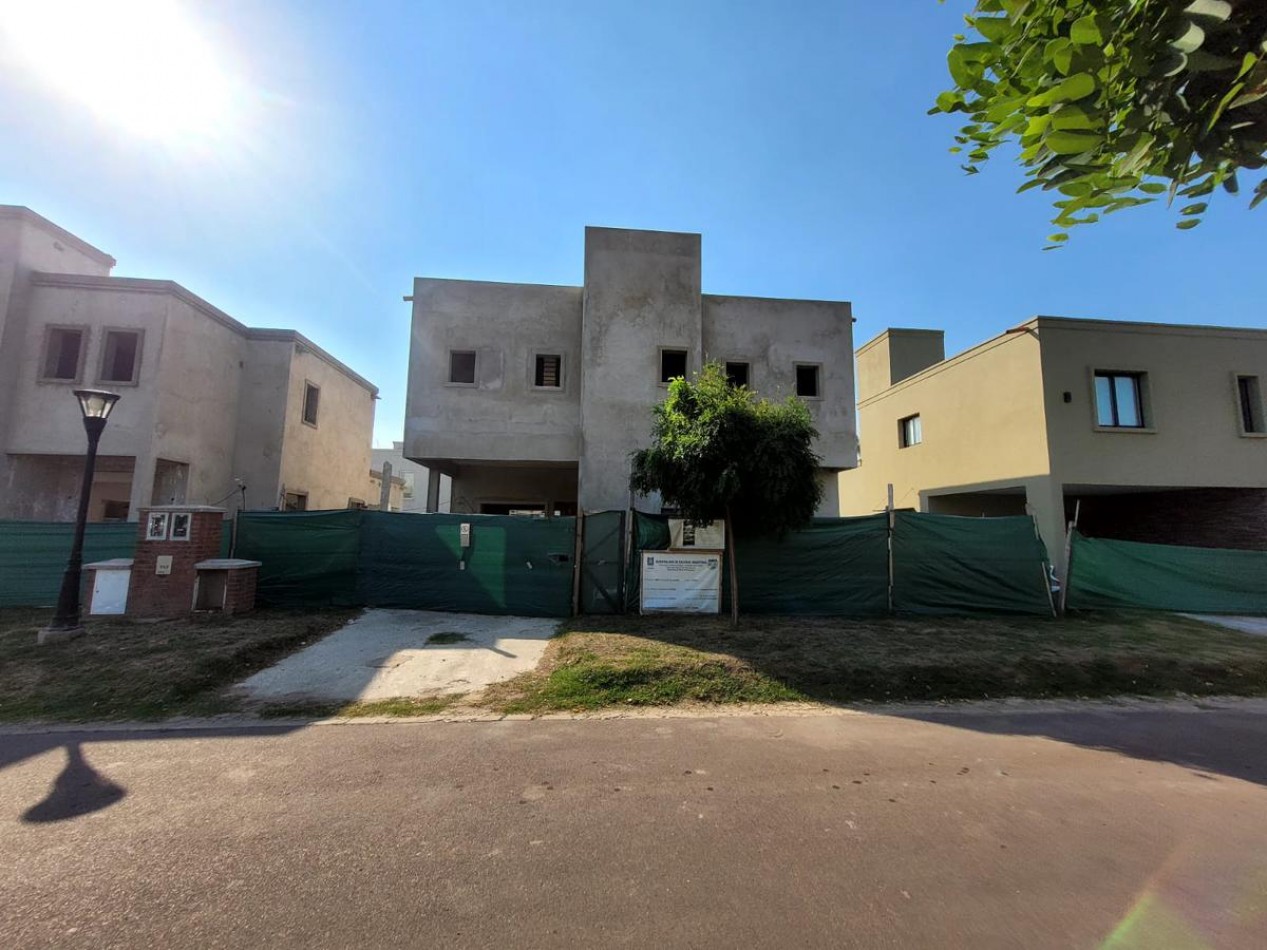 VENTA CASA EN BARRIO MAGNA BARRIO CERRADO MALVINAS ARGENTINAS