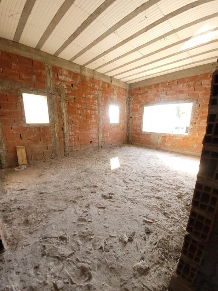 VENTA CASA EN BARRIO MAGNA BARRIO CERRADO MALVINAS ARGENTINAS