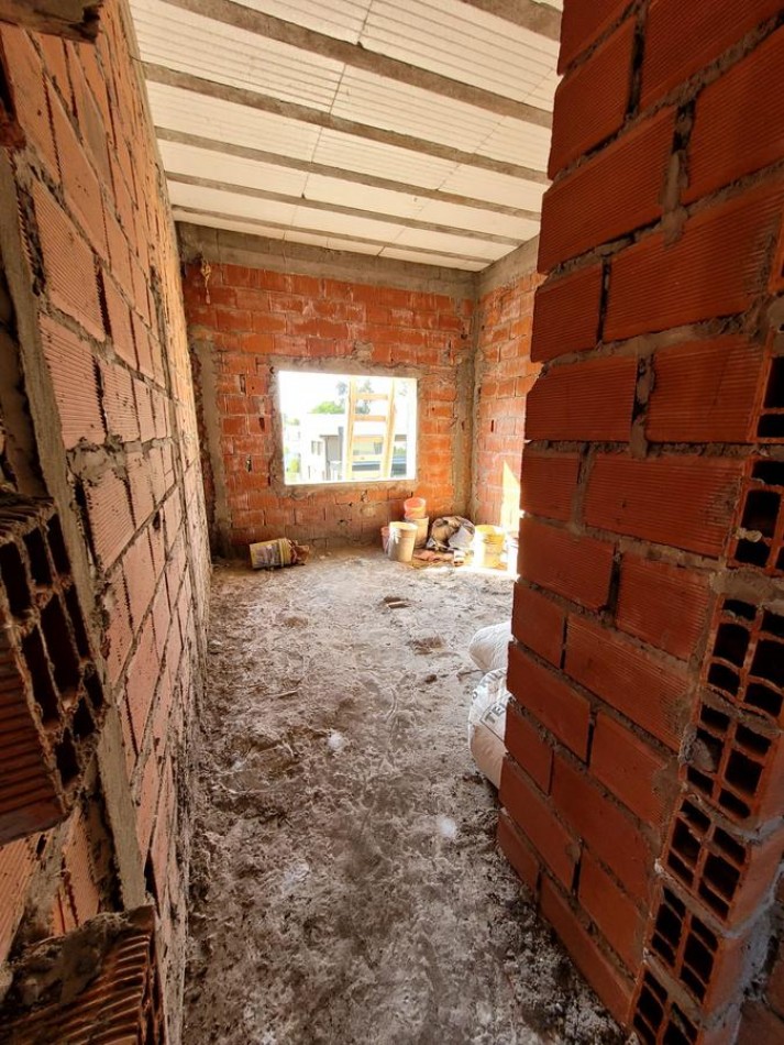 VENTA CASA EN BARRIO MAGNA BARRIO CERRADO MALVINAS ARGENTINAS