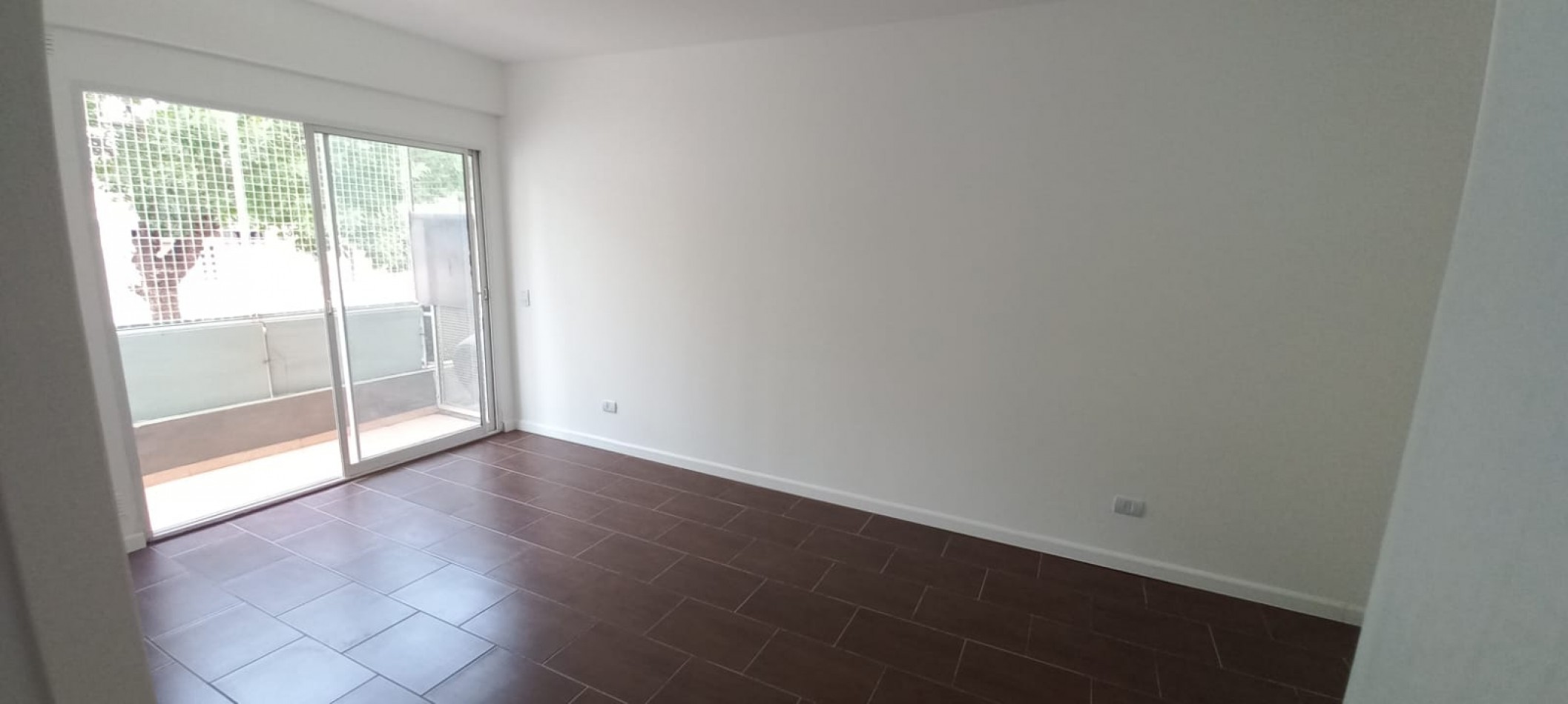 ALQUILER DOS AMBIENTES CON COCHERA Y BALCON SAN MIGUEL CENTRO
