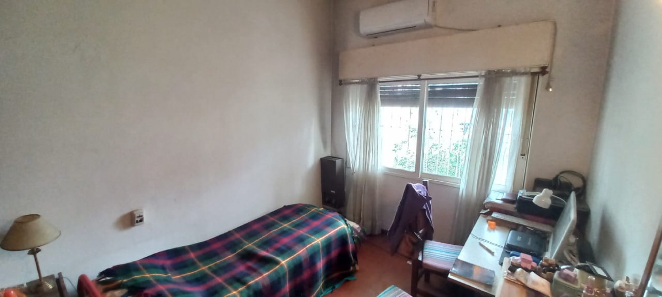 VENTA CASA CON PILETA EN POLVORINES