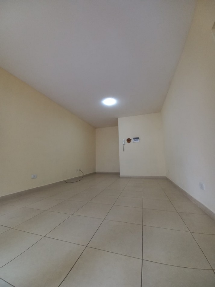 VENTA MONOAMBIENTE CON BALCON MUÑIZ