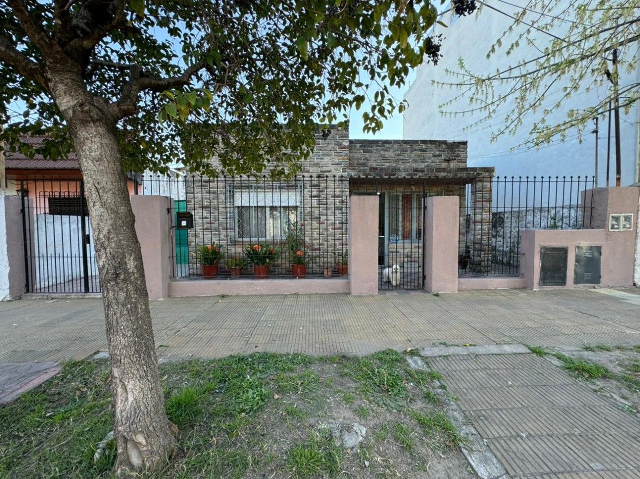 VENTA CASA A RECICLAR BELLA VISTA 