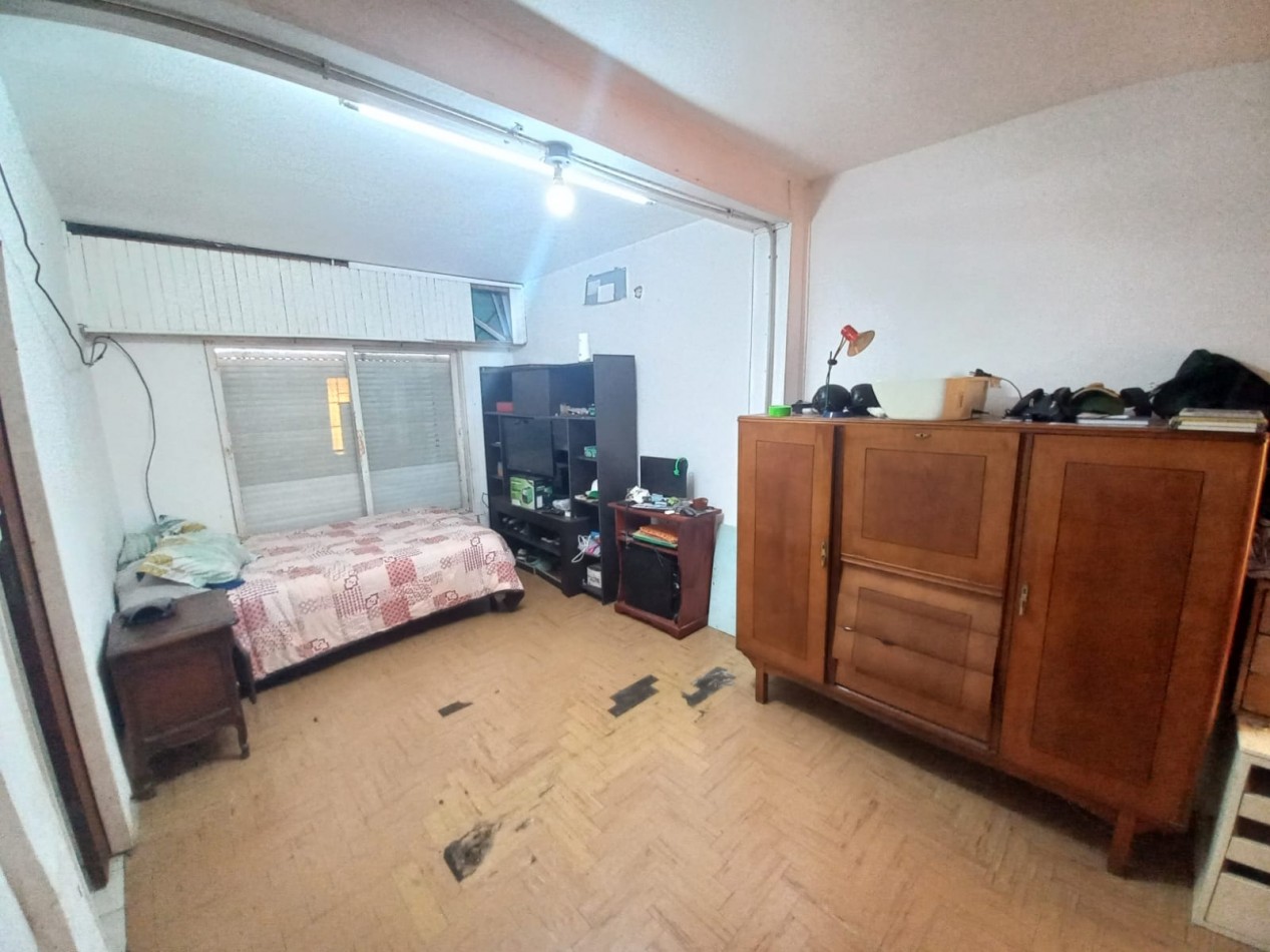 VENTA CASA CON PATIO Y PILETA 