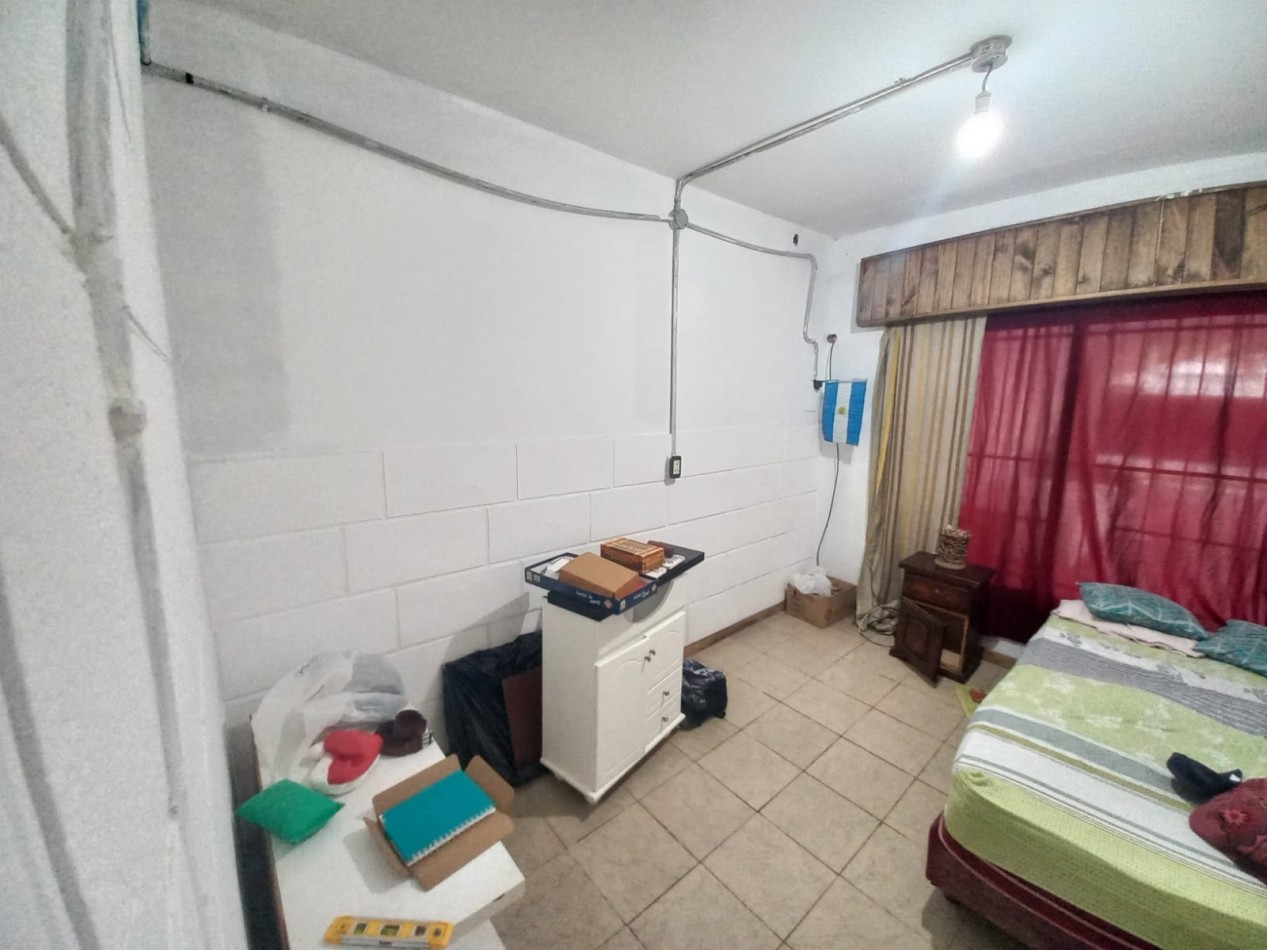 VENTA CASA CON PATIO Y PILETA 