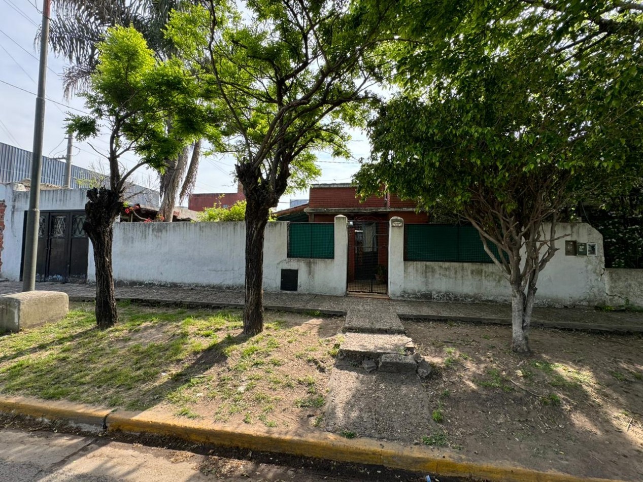 VENTA CASA EN BELLA VISTA A RECICLAR