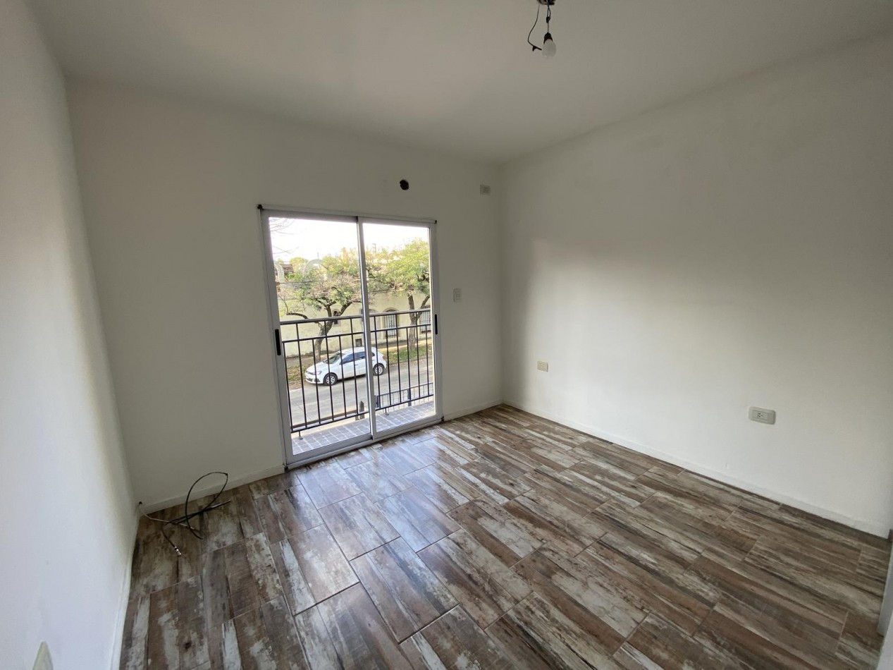 ALQUILER DOS AMBIENTES CON COCHERA Y BALCON