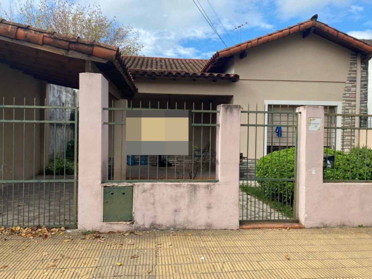 VENTA DOS CASAS EN BELLA VISTA 