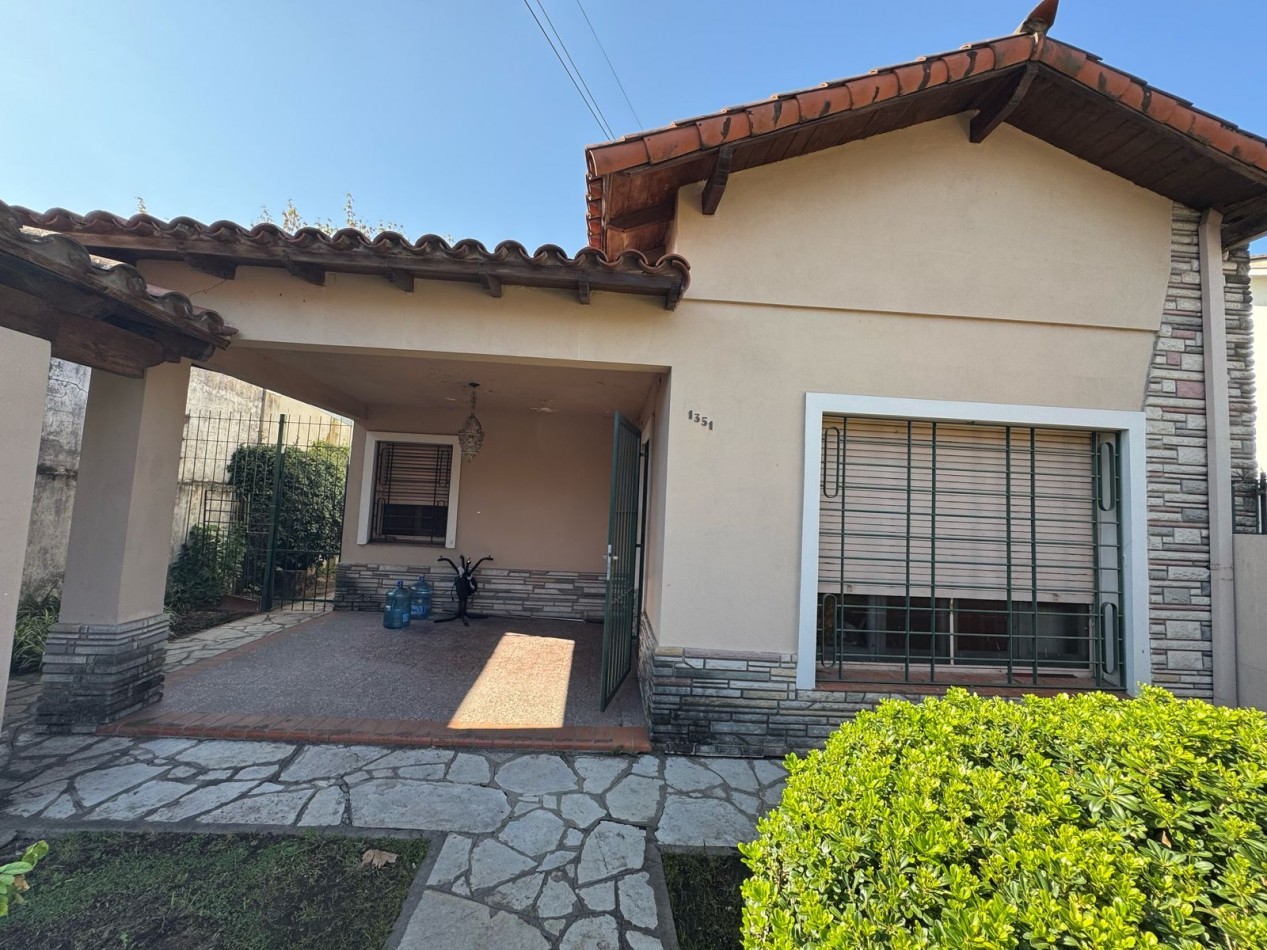 VENTA DOS CASAS EN BELLA VISTA 