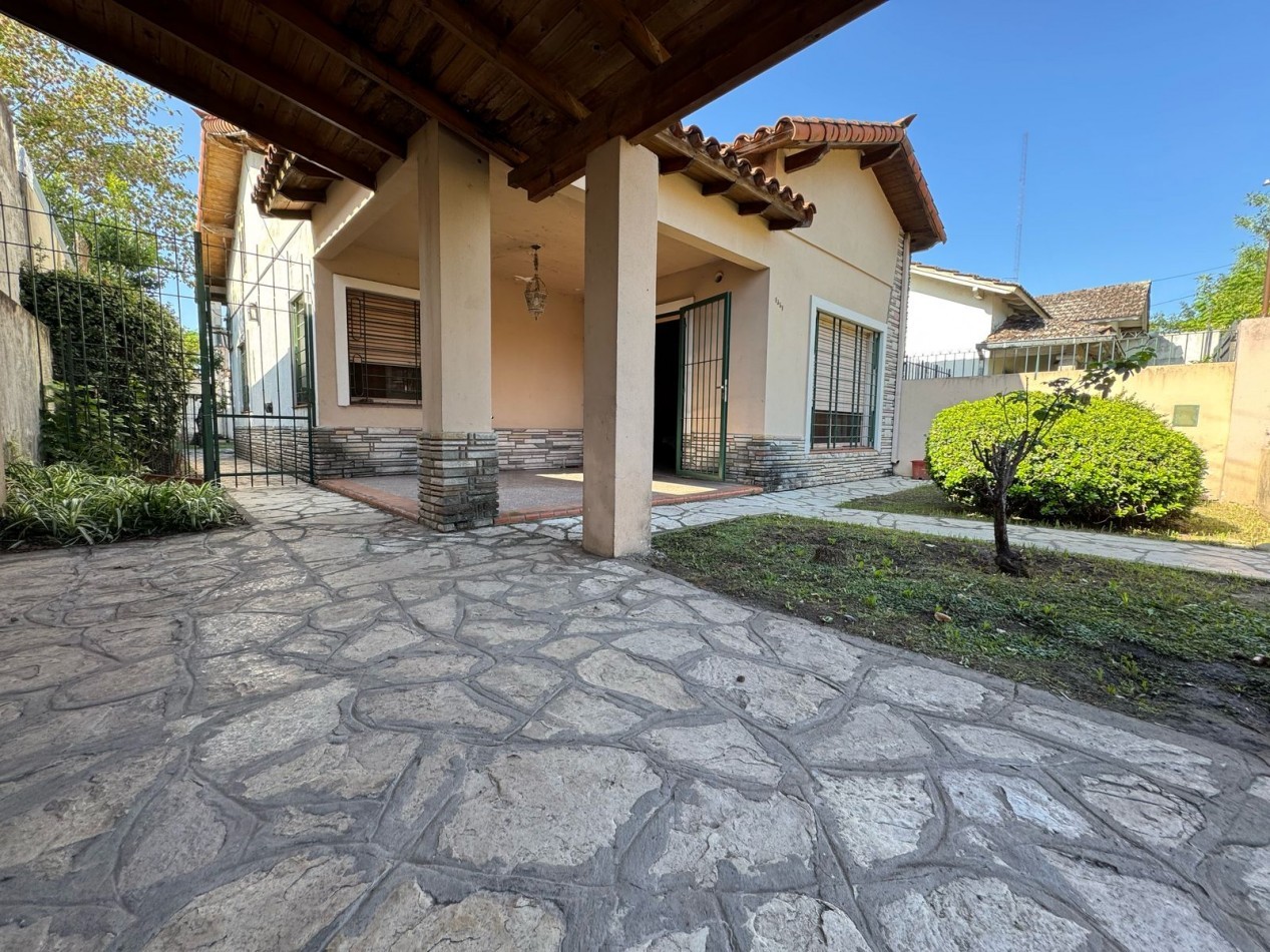VENTA DOS CASAS EN BELLA VISTA 