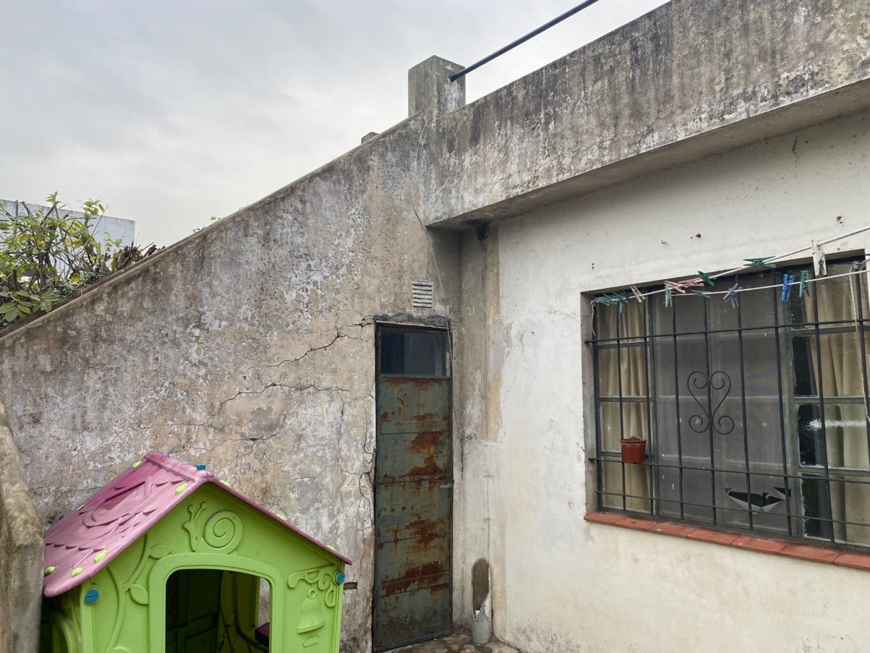 VENTA CASA BELLA VISTA A REFACCIONAR