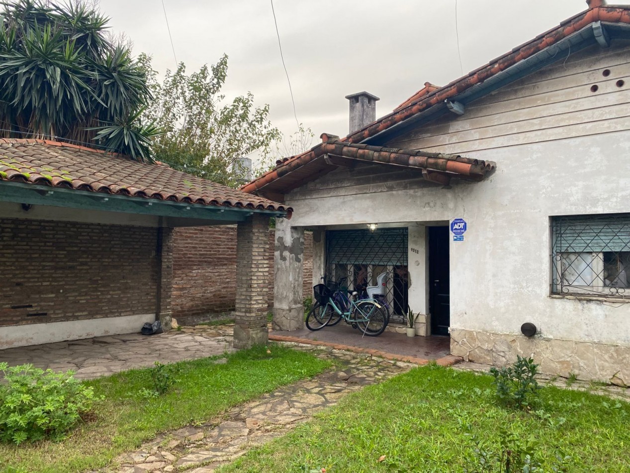 VENTA CASA BELLA VISTA A REFACCIONAR