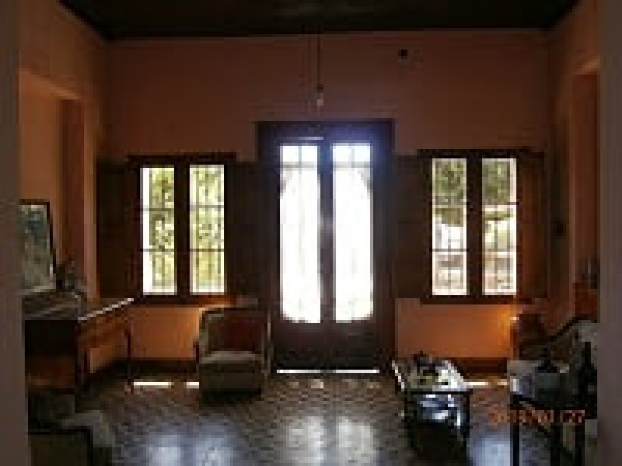 VENTA CASA CON PILETA EN BELLA VISTA 
