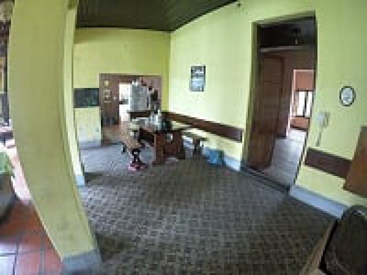 VENTA CASA CON PILETA EN BELLA VISTA 