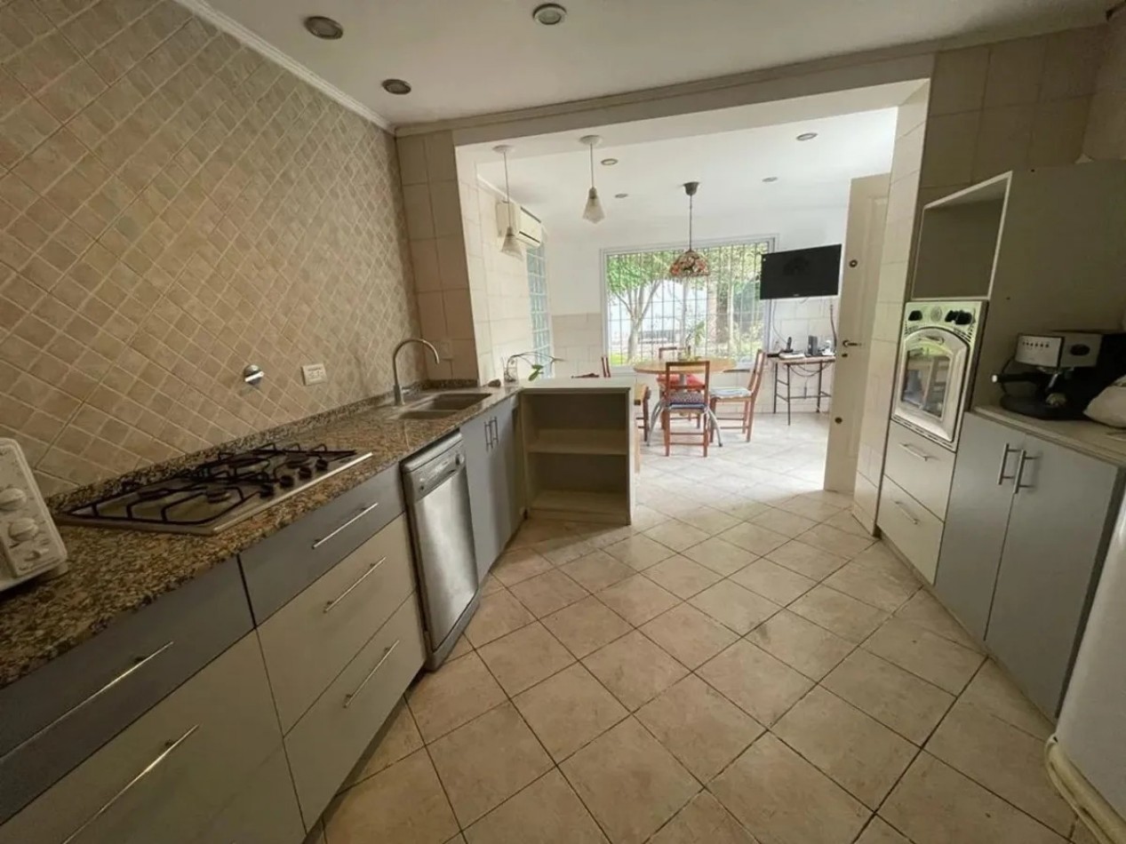 VENTA CASA 5 DORMITORIOS CON PARQUE SAN MIGUEL