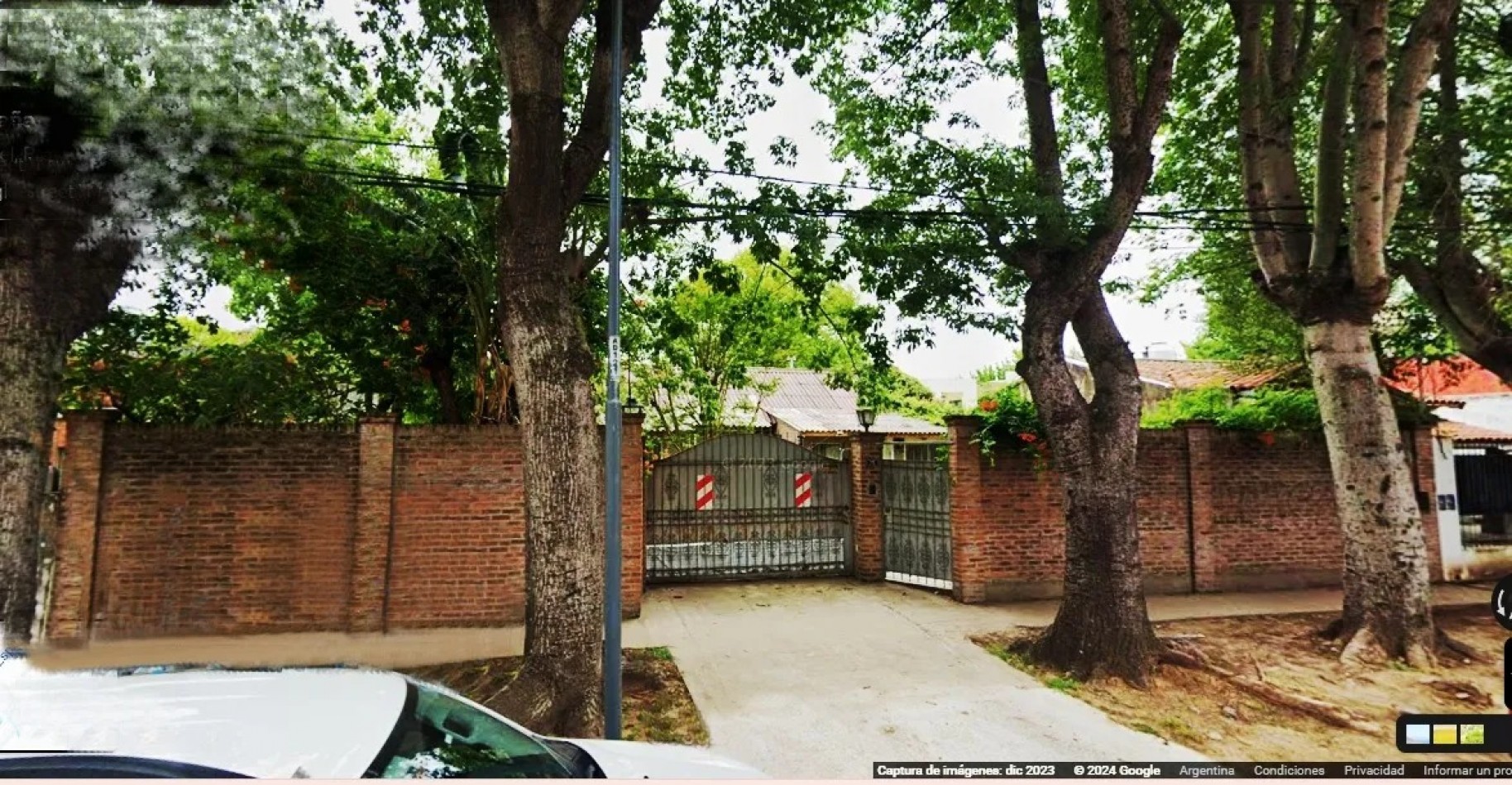VENTA CASA 5 DORMITORIOS CON PARQUE SAN MIGUEL