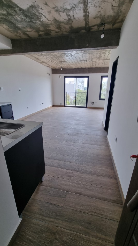 VENTA CATEGORIA MONOAMBIENTE CON BALCON SAN MIGUEL CENTRO