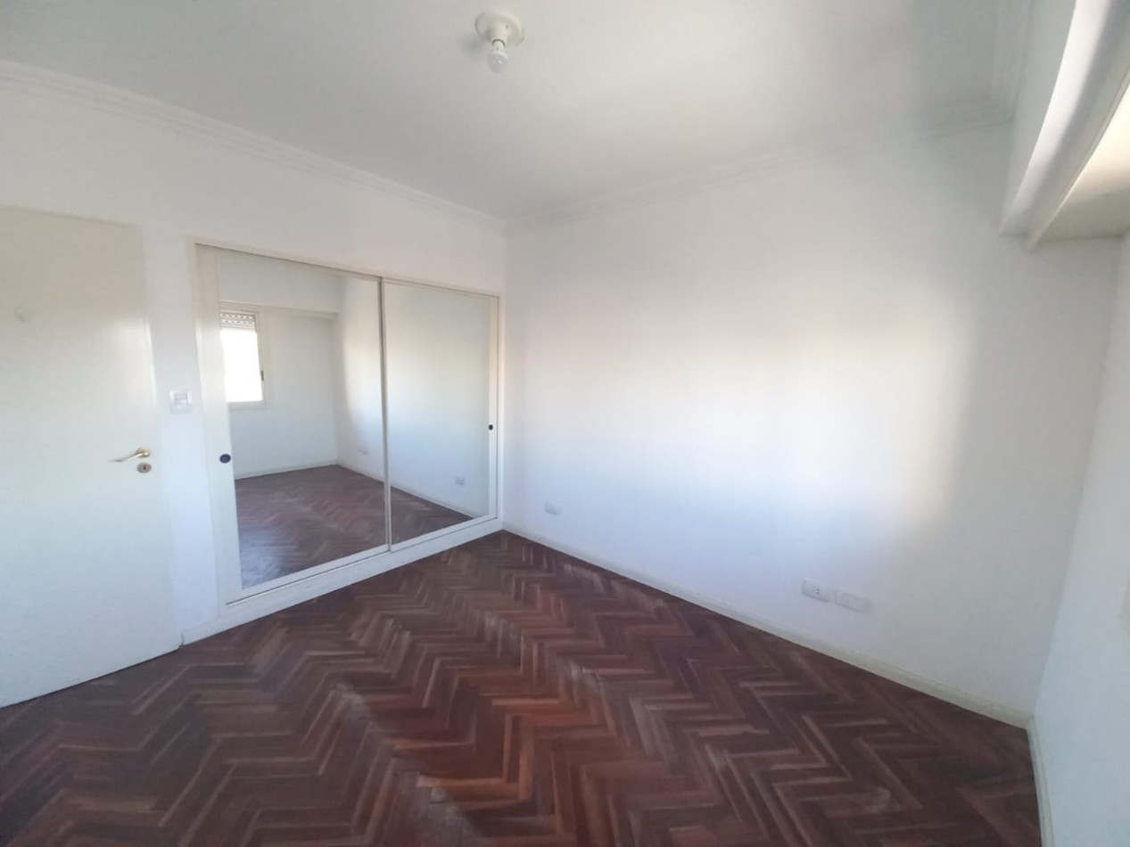 ALQUILER DOS AMBIENTES CON BALCON Y COCHERA