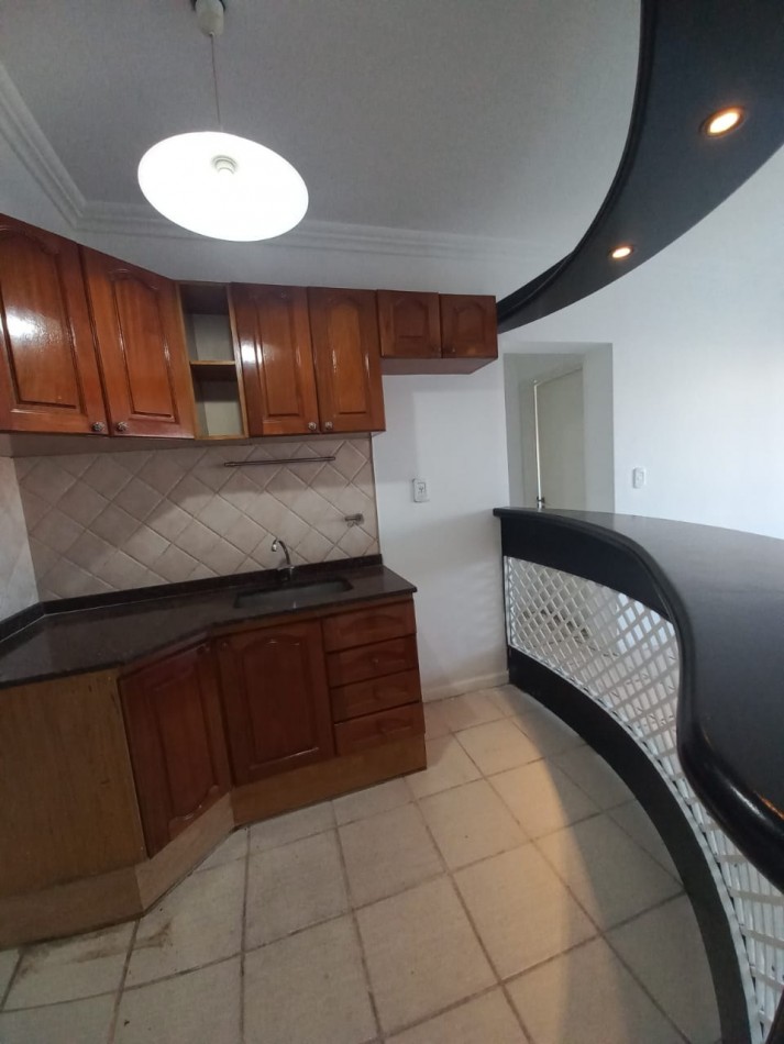 ALQUILER DOS AMBIENTES CON BALCON Y COCHERA