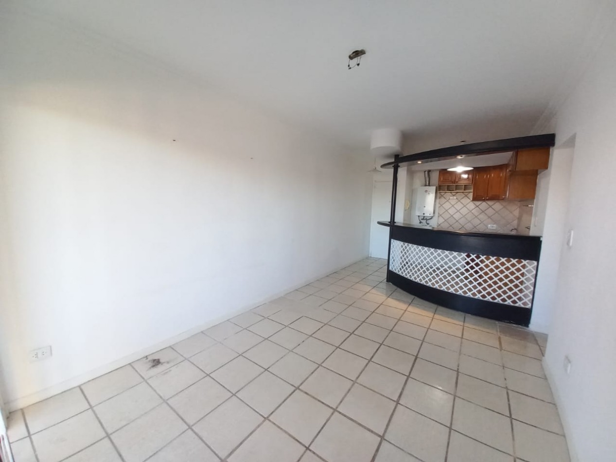 ALQUILER DOS AMBIENTES CON BALCON Y COCHERA