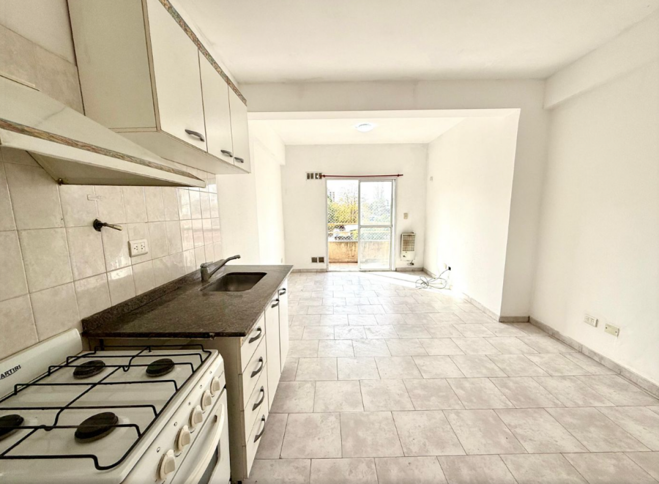 VENTA MONOAMBIENTE CON COCHERA Y BALCON SAN MIGUEL