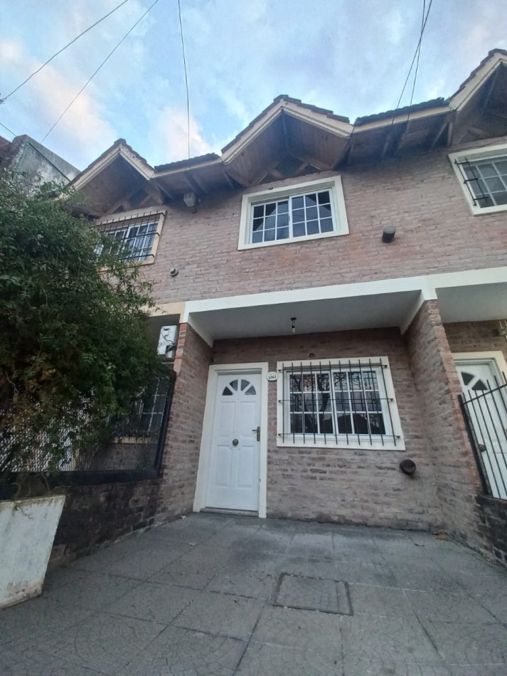ALQUILER DUPLEX TRES AMBIENTES SAN MIGUEL 