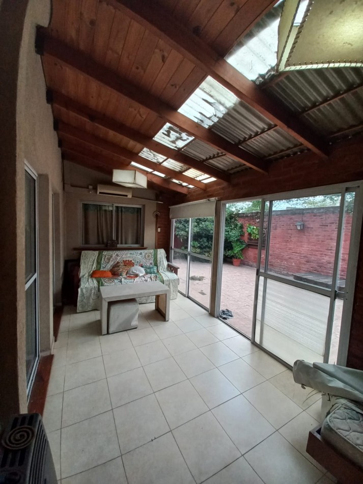 ALQUILER CASA CUATRO AMBIENTES CON PATIO SAN MIGUEL