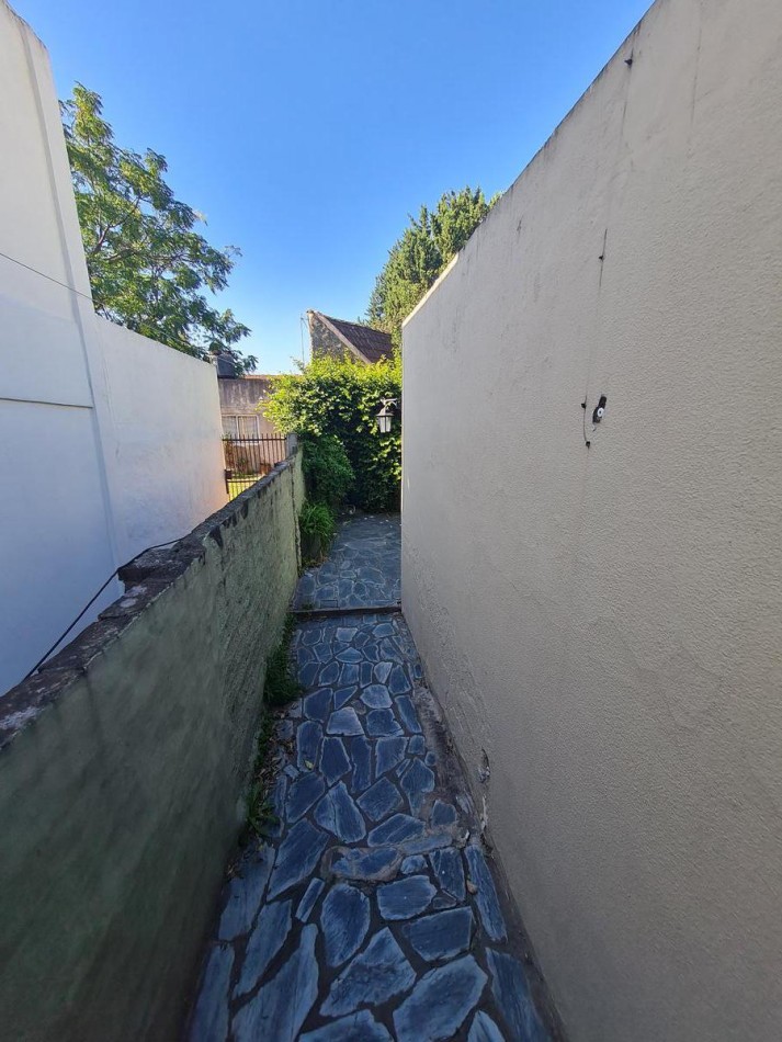 VENTA CASA A REFACCIONAR BELLA VISTA