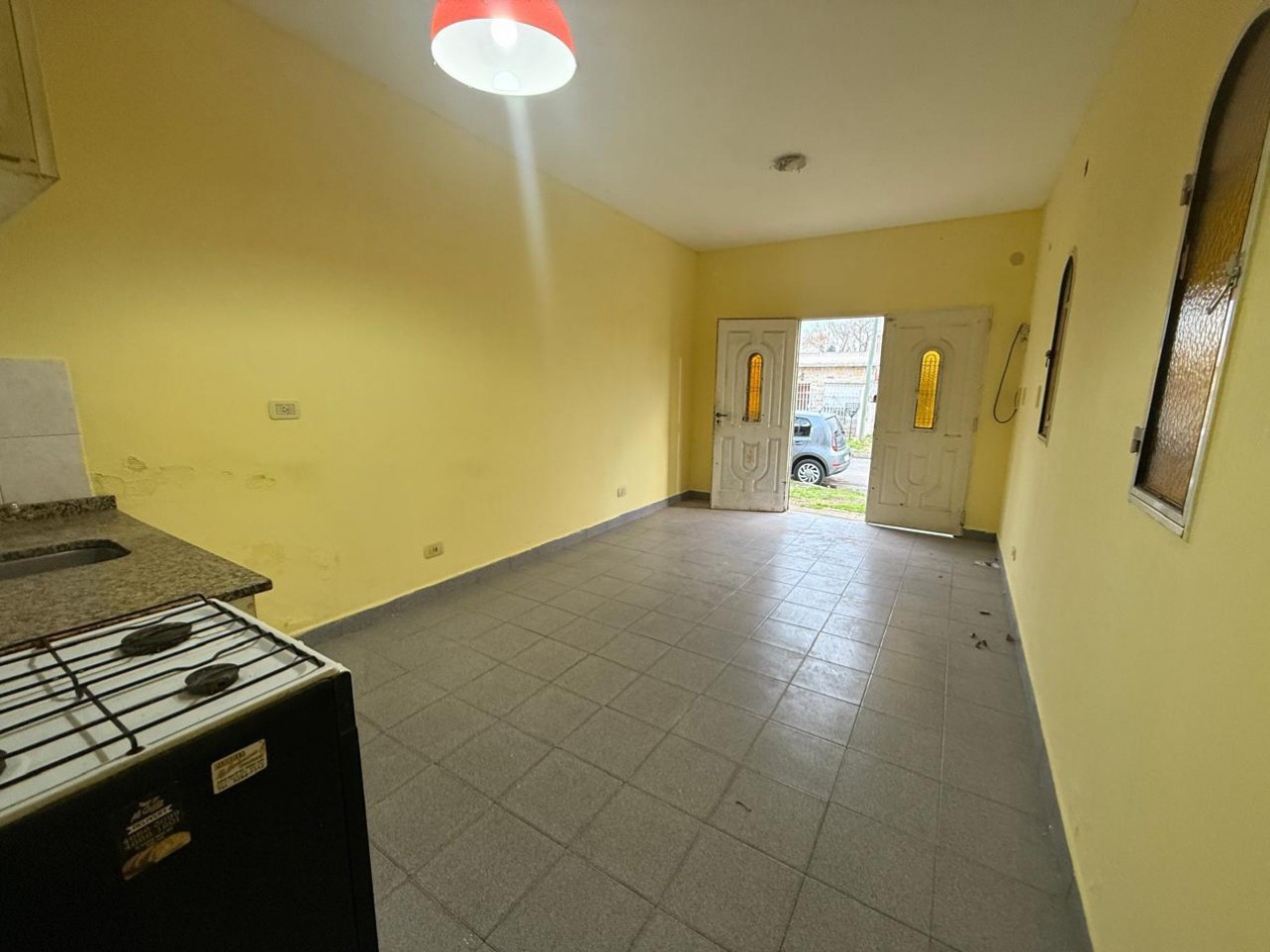 VENTA CASA A REFACCIONAR BELLA VISTA