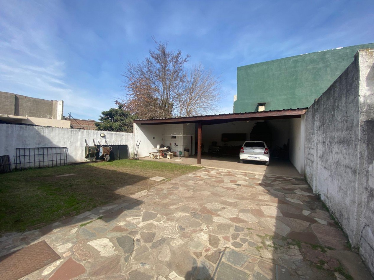 VENTA CASA CON PARQUE SAN MIGUEL