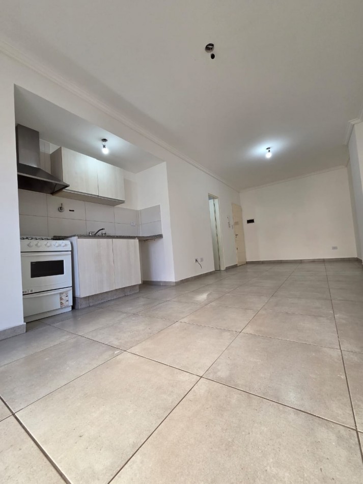 VENTA MONOAMBIENTE CON BALCON COCHERA SAN MIGUEL