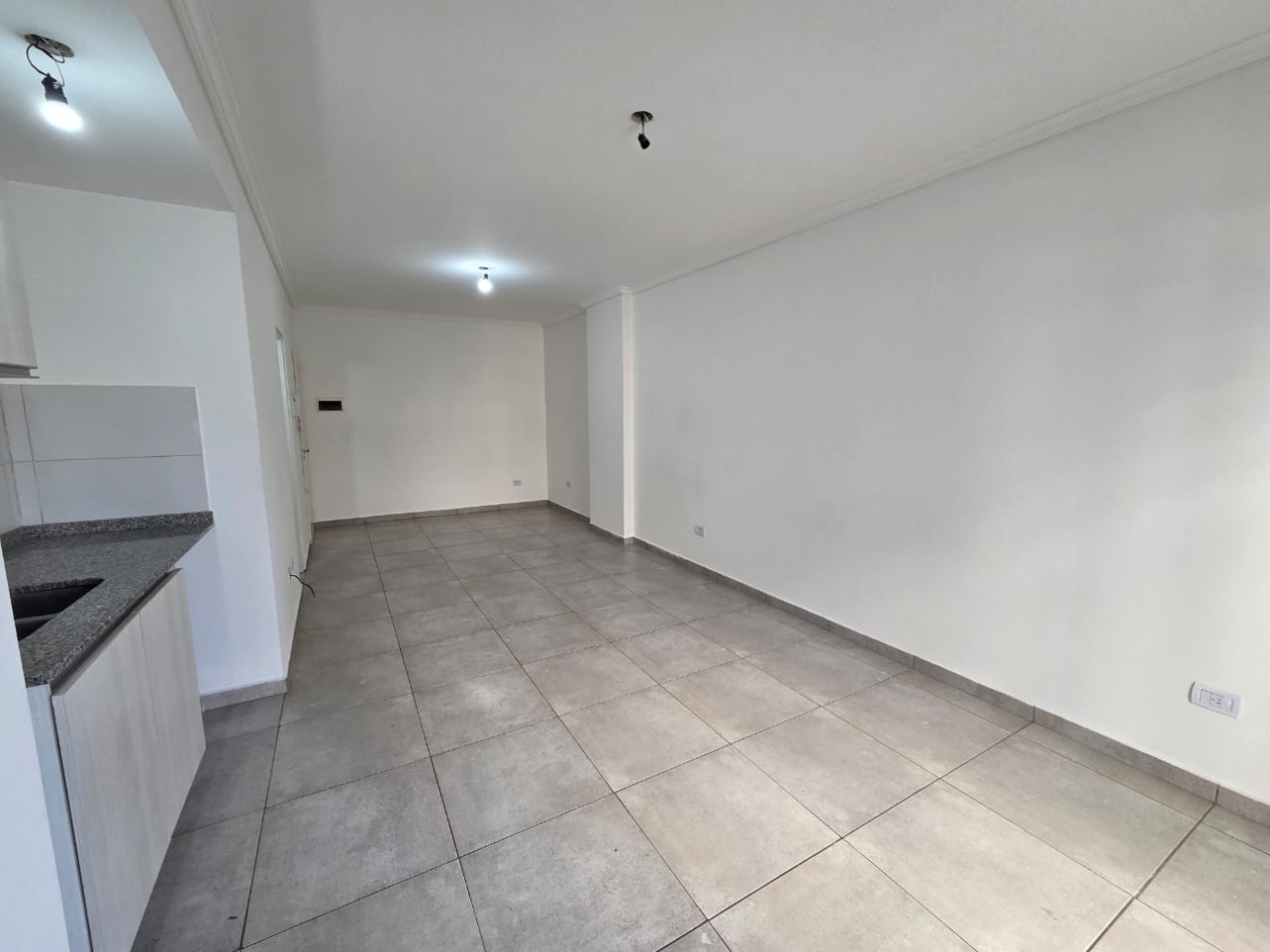 VENTA MONOAMBIENTE CON BALCON COCHERA SAN MIGUEL