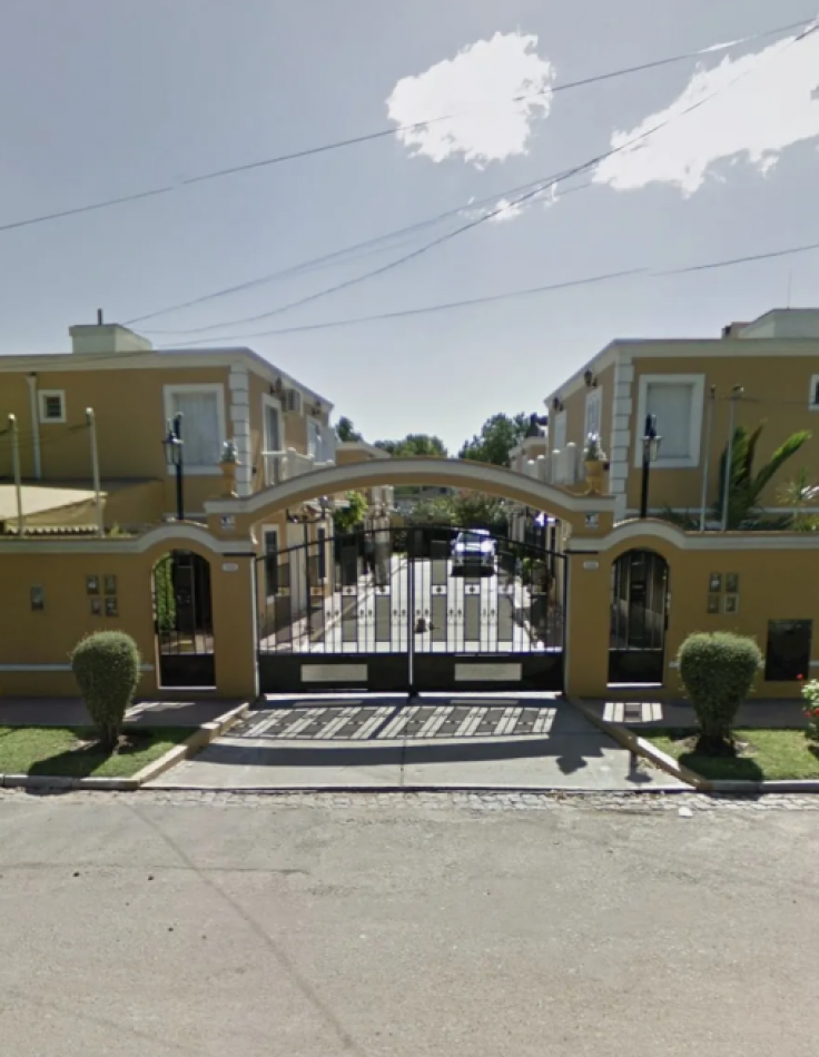 APTO CREDITO TRIPLEX TRES AMBIENTES PATIO Y COCHERA MUÑIZ 