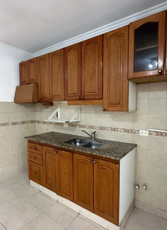APTO CREDITO TRIPLEX TRES AMBIENTES PATIO Y COCHERA MUÑIZ 