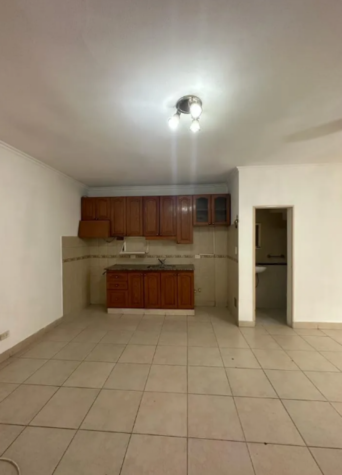 APTO CREDITO TRIPLEX TRES AMBIENTES PATIO Y COCHERA MUÑIZ 