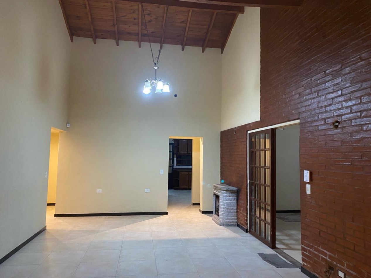 VENTA CASA CUATRO AMBIENTES JOSE C PAZ