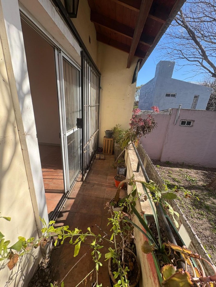 APTO CREDITO TRES AMBIENTES CON BALCON BELLA VISTA