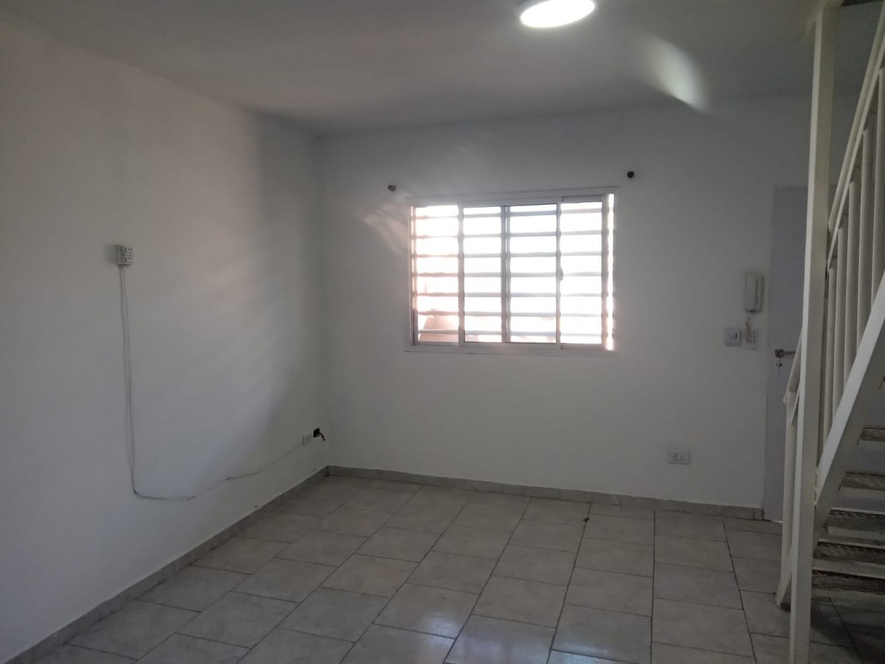alquiler duplex tres ambientes polvorines