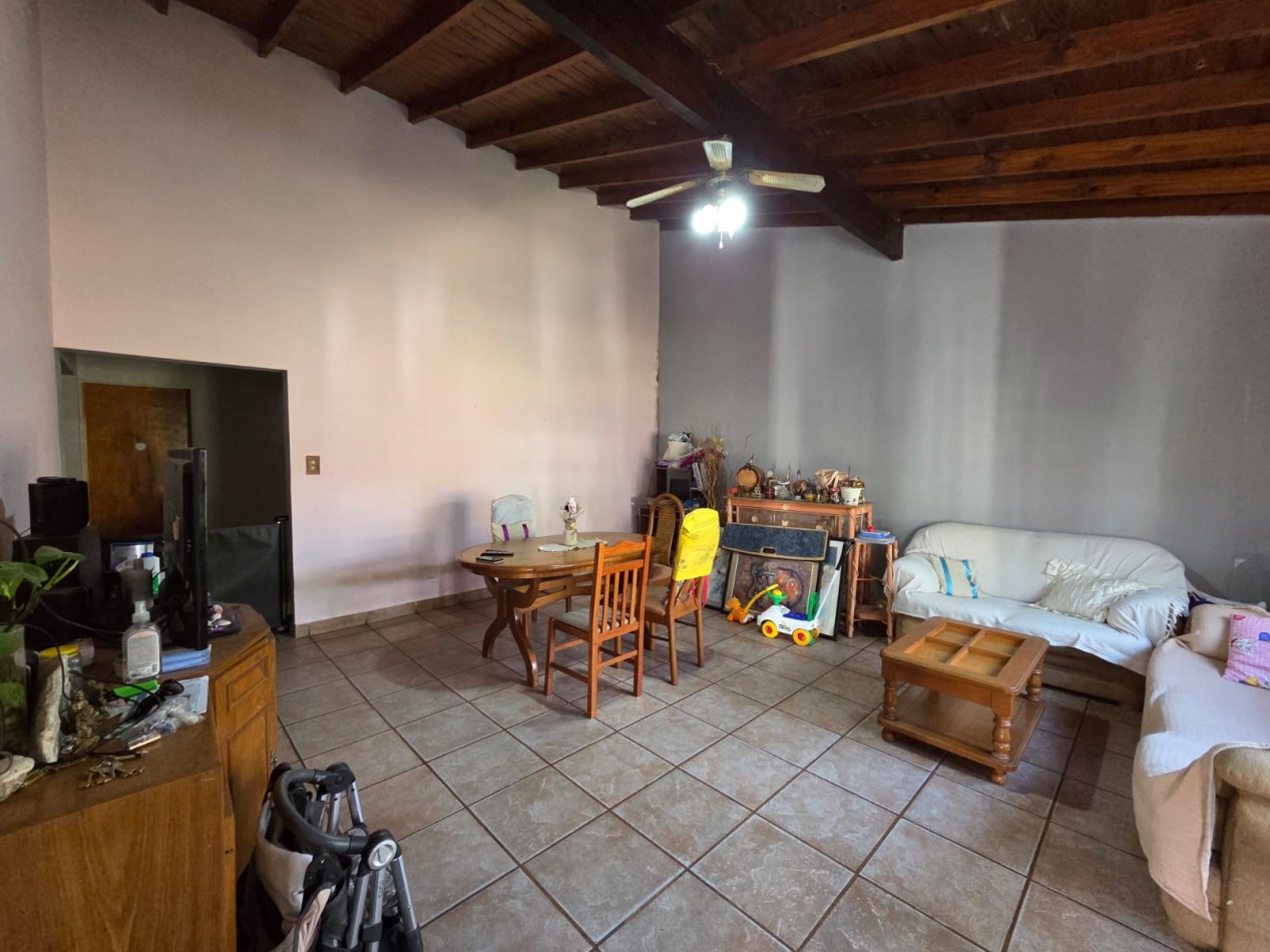 VENTA CASA CON PARQUE Y PILETA JOSE C PAZ