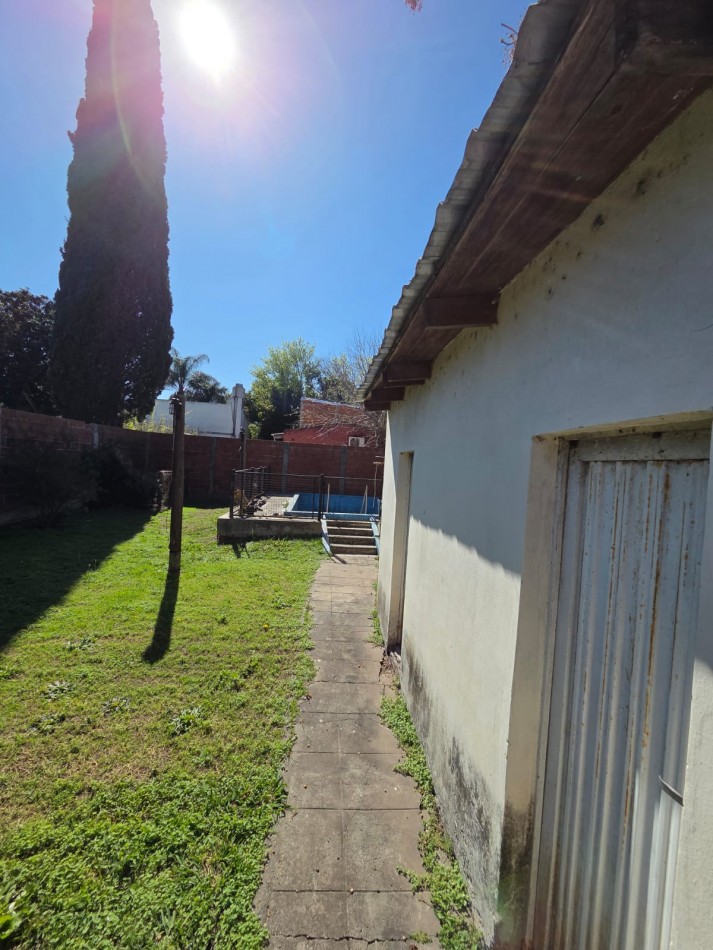 VENTA CASA CON PARQUE Y PILETA JOSE C PAZ