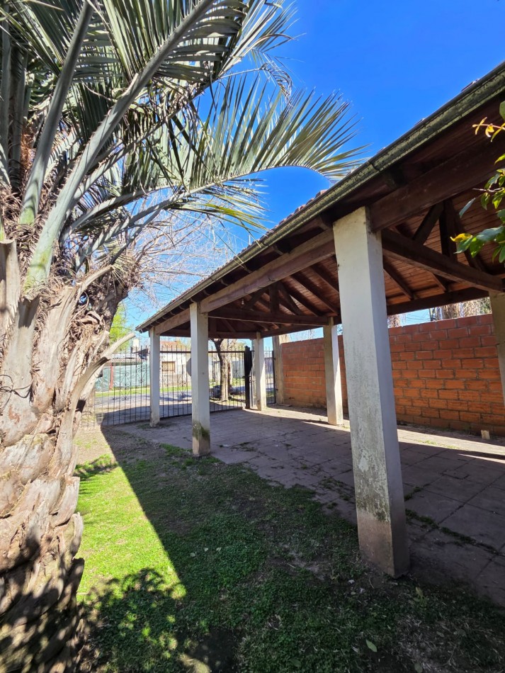VENTA CASA CON PARQUE Y PILETA JOSE C PAZ
