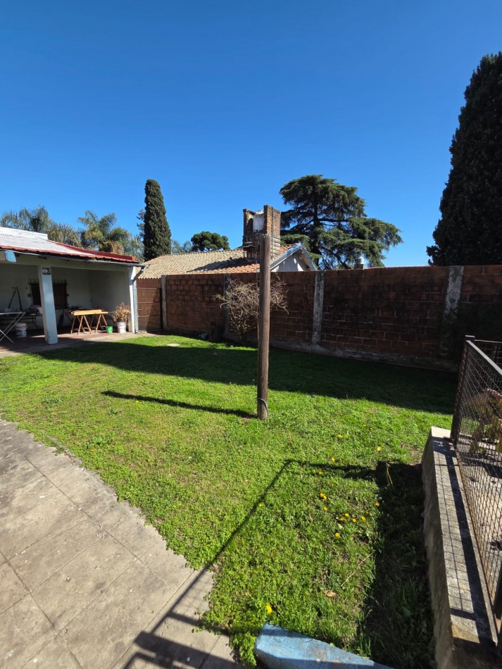 VENTA CASA CON PARQUE Y PILETA JOSE C PAZ