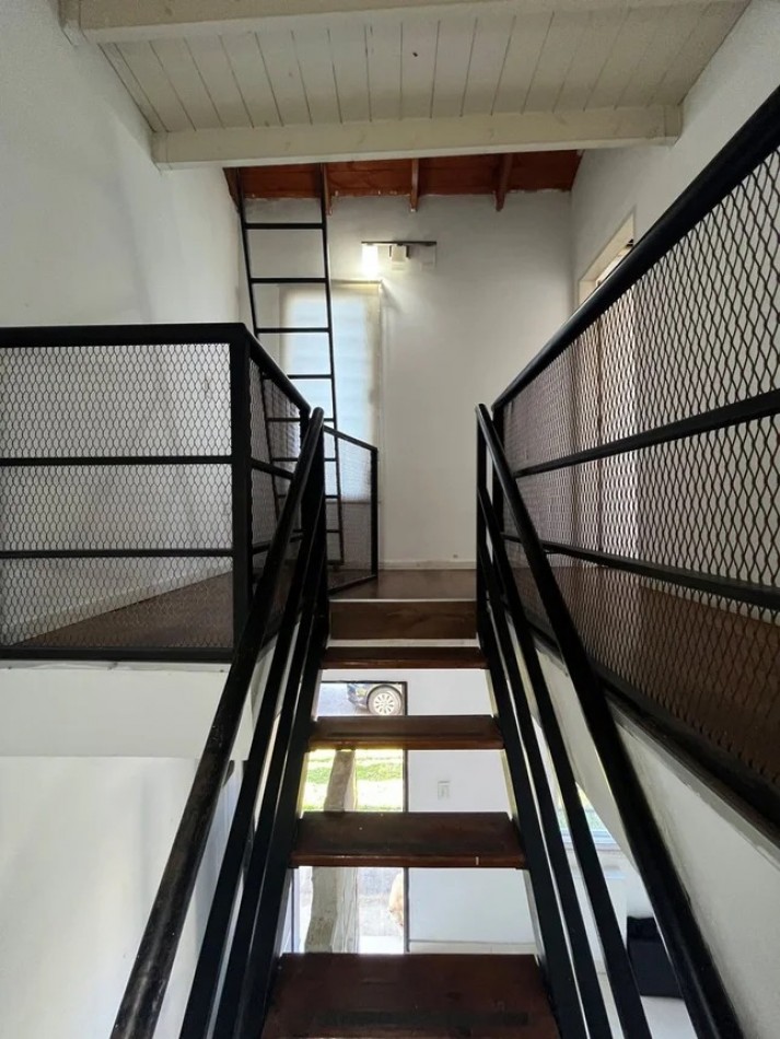 VENTA APTO CREDITO DUPLEX TRES AMBIENTES CON COCHERA 